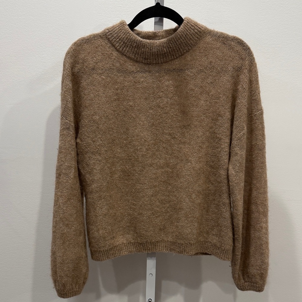Banana Republic Turtleneck Sweater Women Size L Tan Cozy Relaxed Ballon Sleeve